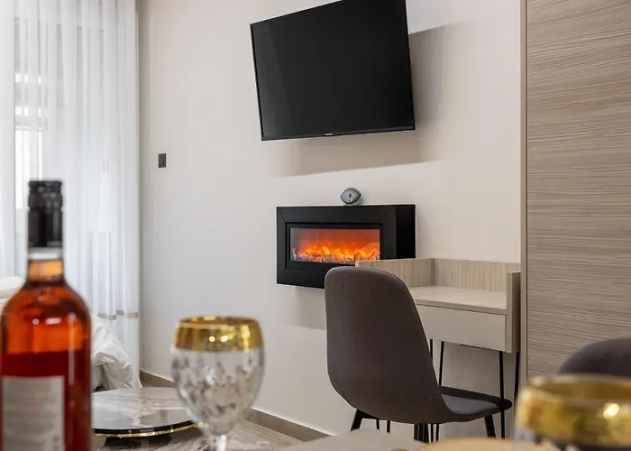 Cozy Downtown Apartment